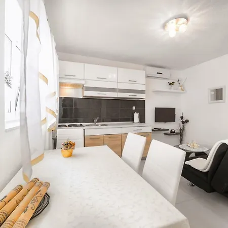 Apartments Lipic Vodice Exterior photo