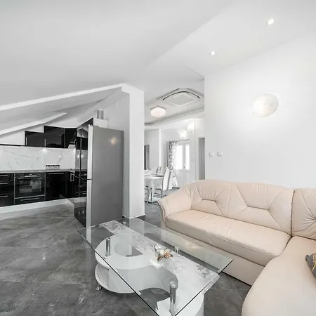 Apartments Lipic Vodice Exterior photo