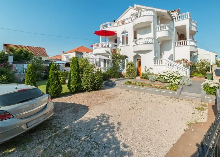 Apartments Lipic