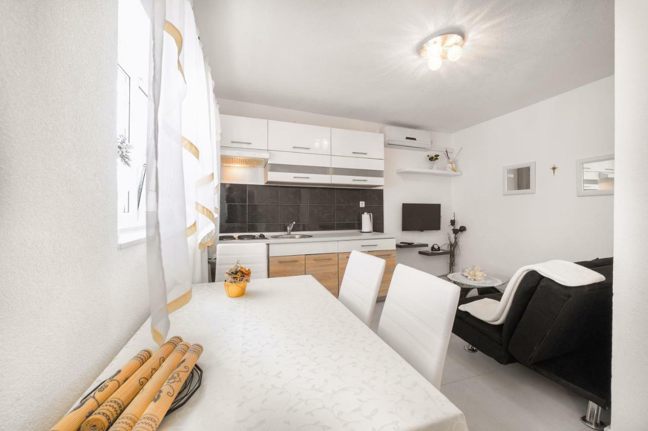 Lipic Apartment